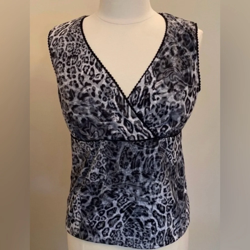 Requirements Black Gray Leopard Print SZ M Casual Chic Office Empire Waist Top